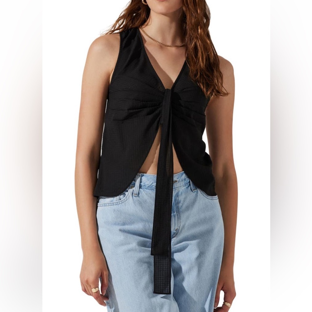 ASTR THE LABEL-Pleated Sleeveless Top